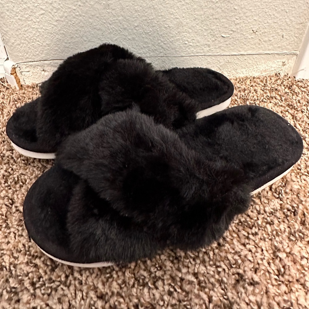 fur slippers